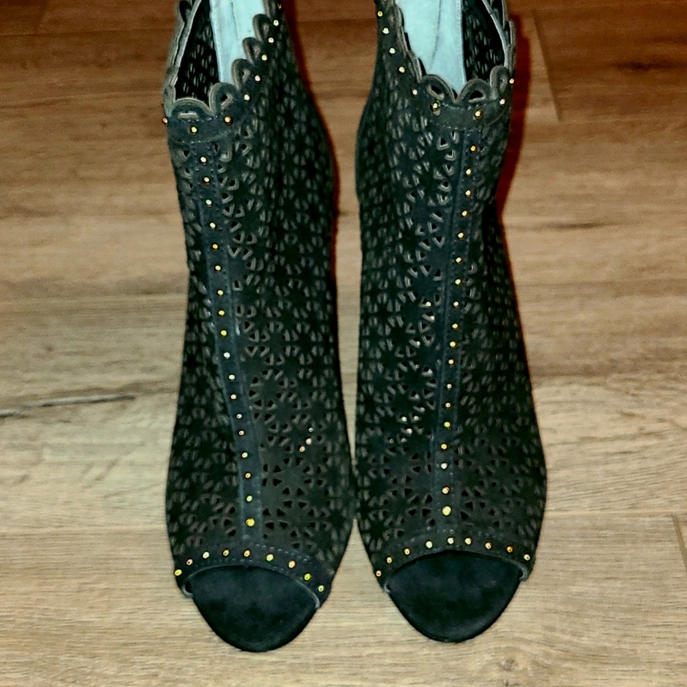 Marc Fisher Lace Heels